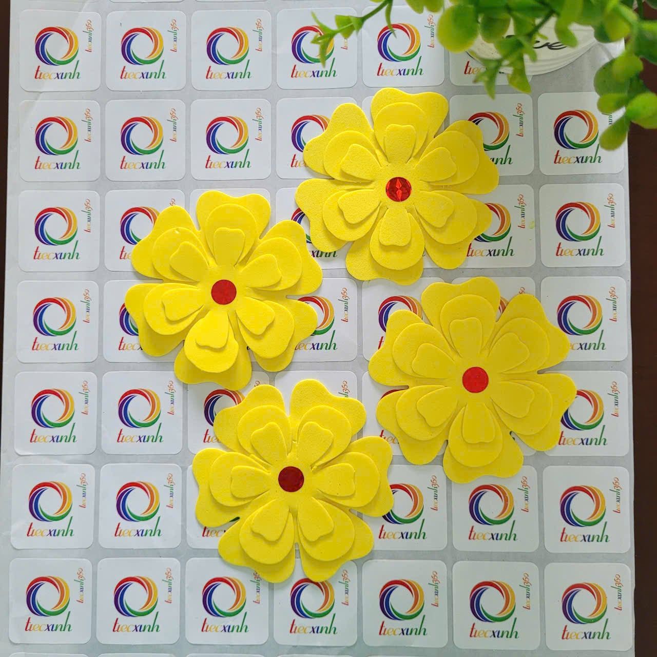  Hoa mai mút dẻo trang trí tết size 8cm (4 cái) 