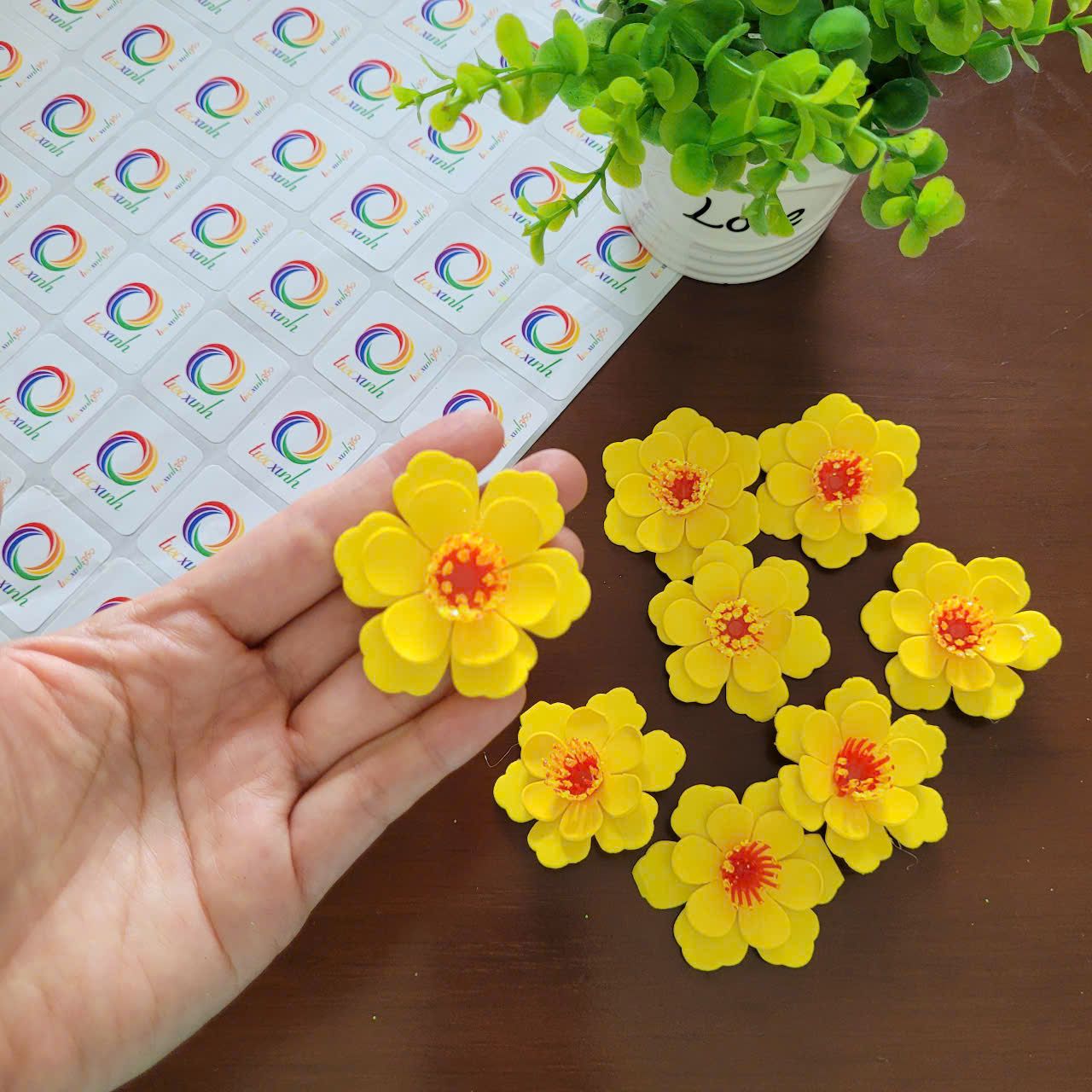  Hoa mai mút nhuỵ nổi trang trí tết size 5cm (8 cái) 