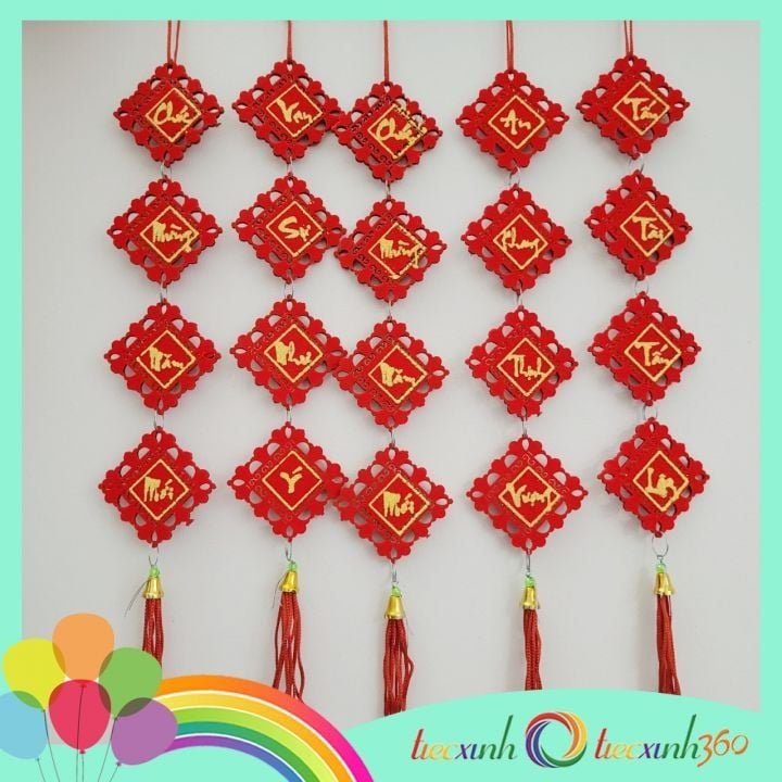  Set 5 phụ kiện nỉ nhung treo trang trí Tết (ngẫu nhiên) Mẫu thoi 4,5 x 20 cm 