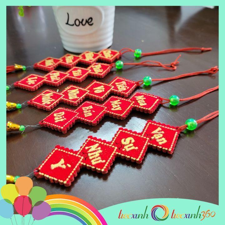  Set 5 phụ kiện nỉ nhung treo trang trí Tết (ngẫu nhiên) Mẫu thoi 3x10 cm 