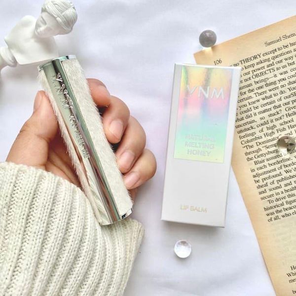  Son Dưỡng Môi Không Màu YNM Natural Melting Honey Lip Balm 3g 