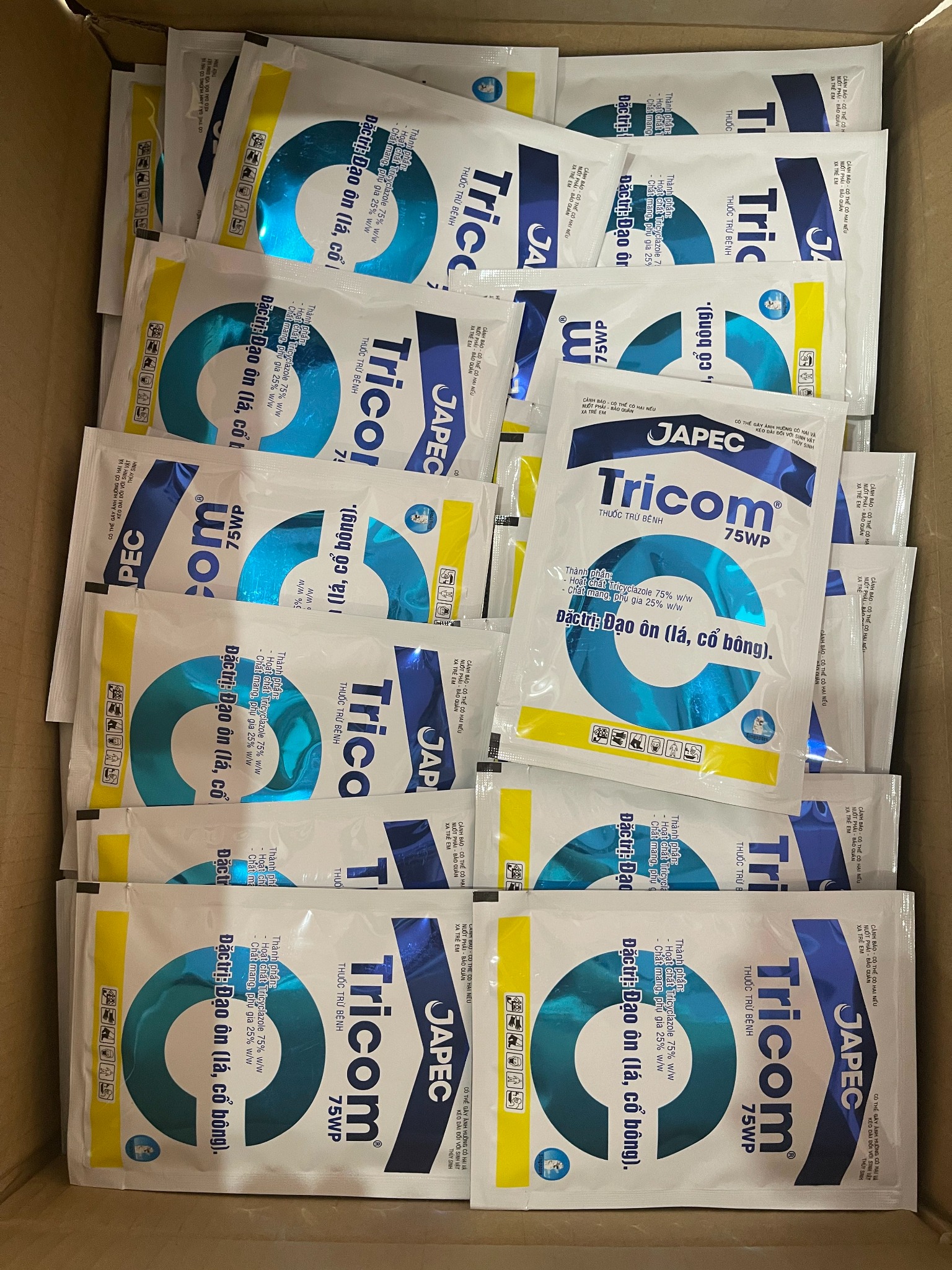 Tricom Insecticides Thuốc đặc trị bệnh đạo ôn lá (cháy lá), đạo ôn cổ bông TRICOM 75WP ...