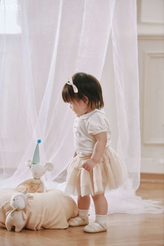  Bộ áo cộc quần váy trắng phối lưới hồng kèm softtoy 