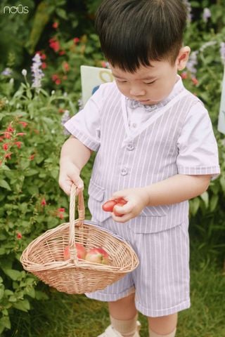  Bộ vest cộc màu nâu phối trắng đính nơ 