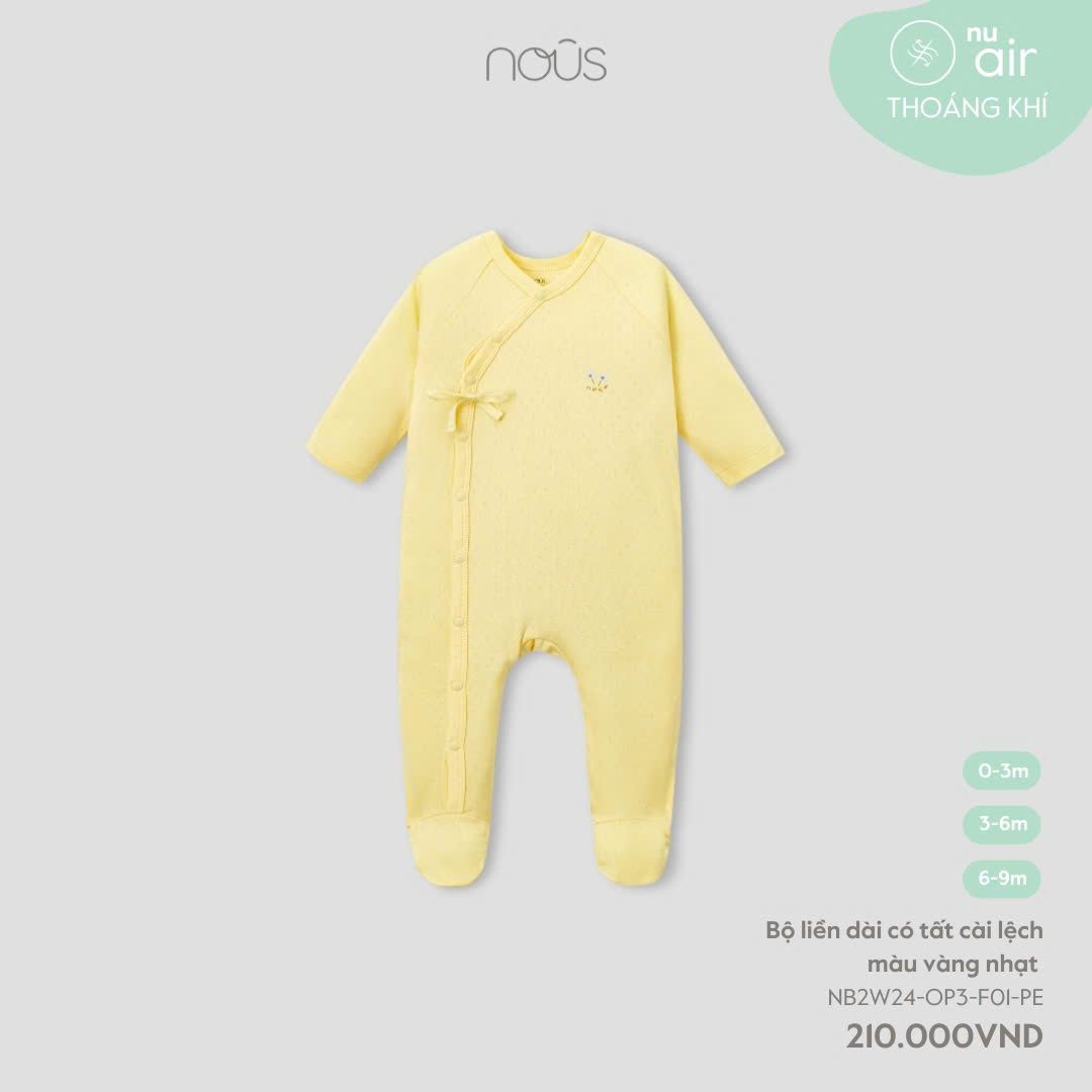  Bộ liền dài có tất cài lệch màu vàng nhạt 