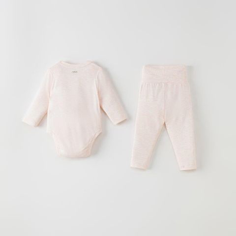  Bộ bodysuit hồng họa tiết hoa 