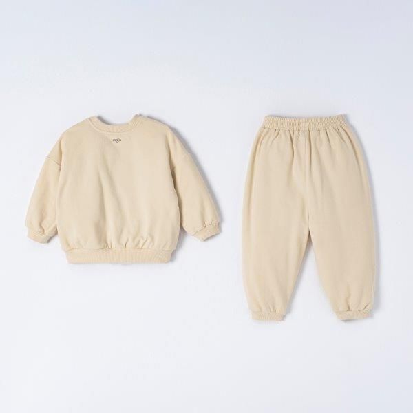  Bộ áo quần dài màu beige áo in hình con hổ 