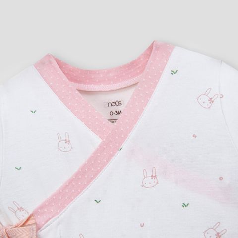  Bộ liền cộc vạt lệch màu trắng họa tiết thỏ hồng 