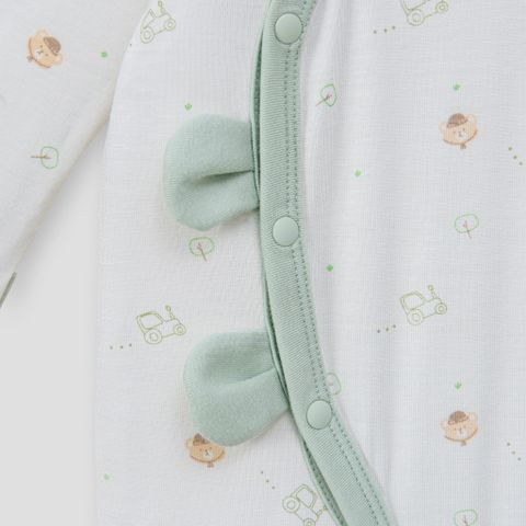  Bộ liền dài có tất cài lệch trắng in họa tiết gấu nâu NB 
