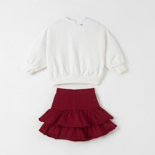  Bộ váy áo màu trắng phối váy xếp ly màu đỏ 