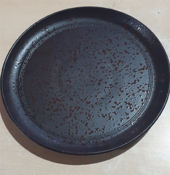  Lava - Round Plate 22cm - Dĩa tròn vành 22cm đen phun hạt đỏ 