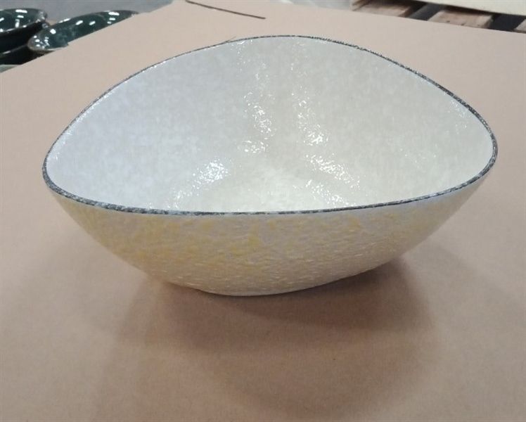  Universe - Triangle Bowl 18cm - Tô tam giác 18cm xám quẹt vàng (phun) 