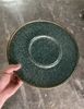 Aphrodite - Décor Plate 27cm - Dĩa trang trí lòng có gờ 27cm xanh ngọc bích viền nâu phun hạt (matte) (Sandy collection)