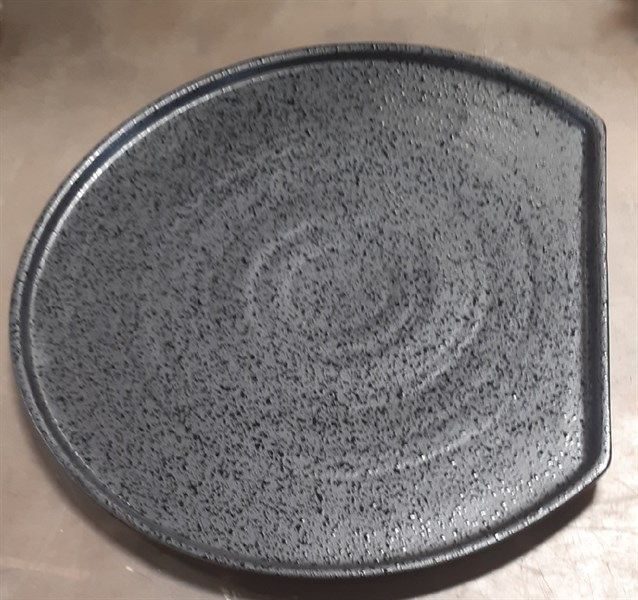  Noir - Round Flat Plate 26cm - Dĩa tròn vành đứng cắt góc 26cm đen có vệt 
