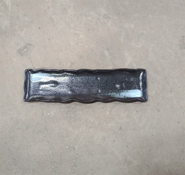 Noir - Plate 42 x 11cm - Dĩa 42 x 11cm đen có vệt 