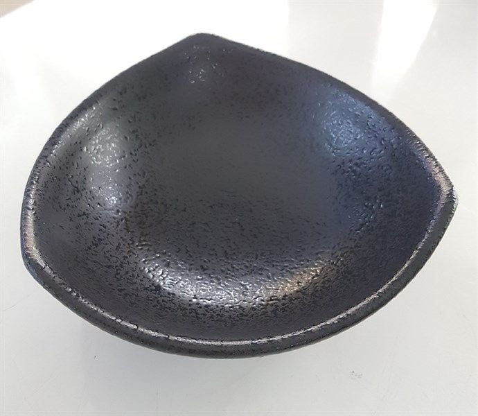  Noir - Triangle Bowl 21.5 x 7cm - Tô 3 cạnh 21.5 x 7cm đen không vệt 