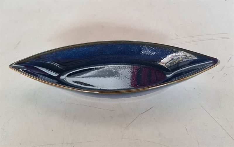  Saphir - Plate 26.5 x 9 x 3.5cm - Dĩa 26.5 x 9 x 3.5cm xanh viền nâu 