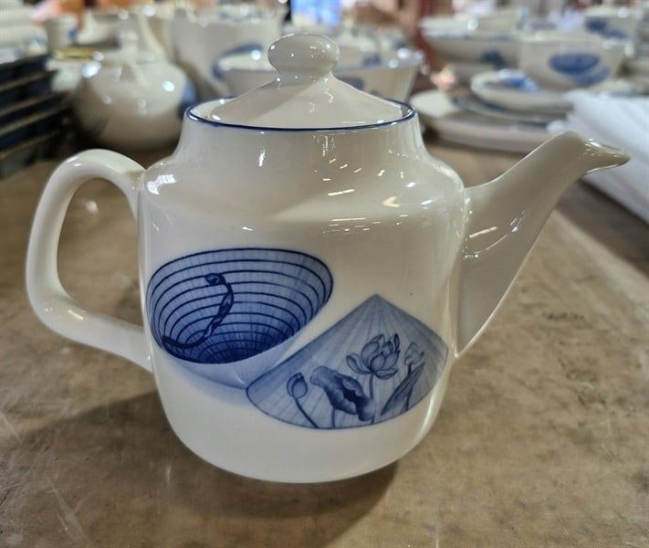  Cream - Tea Pot 750ml - Bình trà vuông 750ml The Nón Lá (Bonjour Vietnam) 