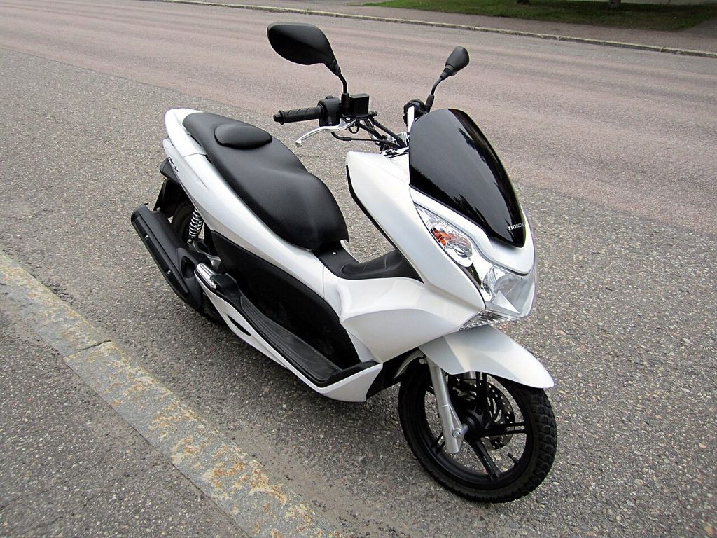 Kính chắn gió PCX 125 Đời đầu 2011 2012 2013 AA