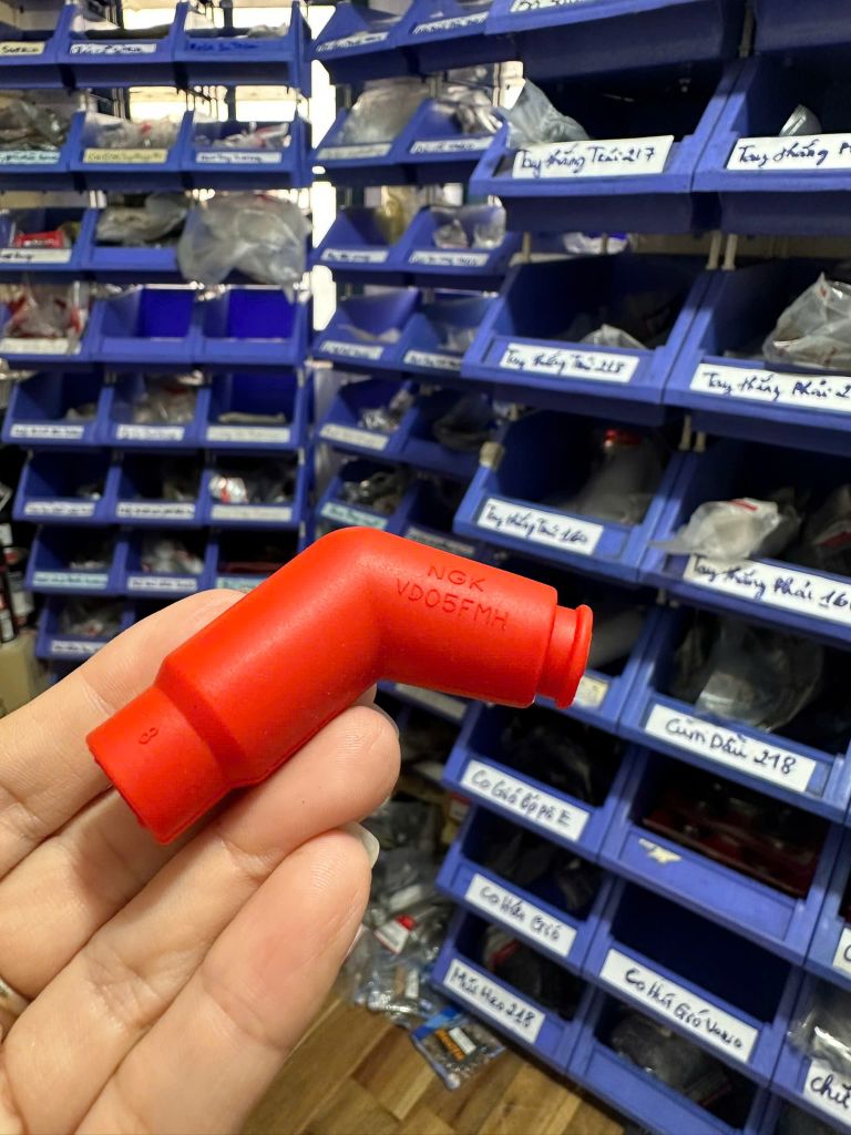 Nắp chụp bugi Redleo nhập khẩu  Đài Loan