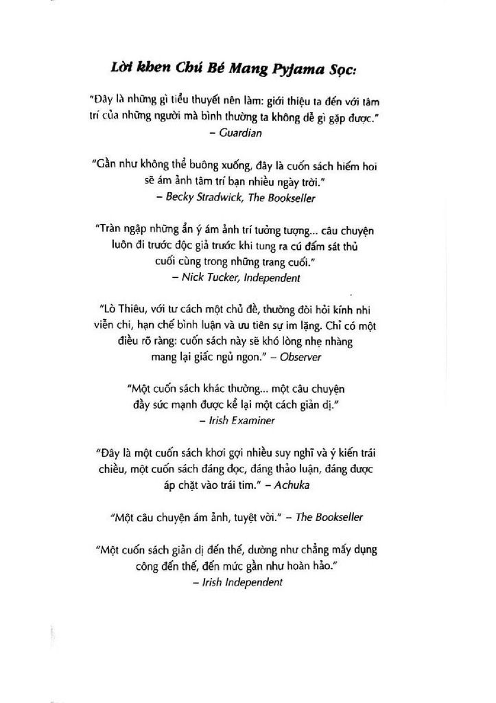 Chú bé mang pyjama sọc