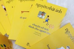 Thời Thơ Ấu Dài Lâu - Nguyễn Nhật Ánh - Boxset 24 Cuốn - Phiên Bản Vàng Ấm Áp - Nguyễn Nhật Ánh