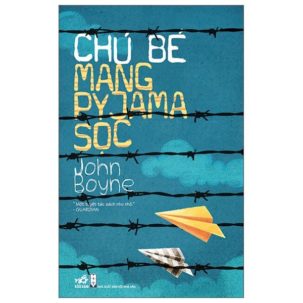 Chú bé mang pyjama sọc
