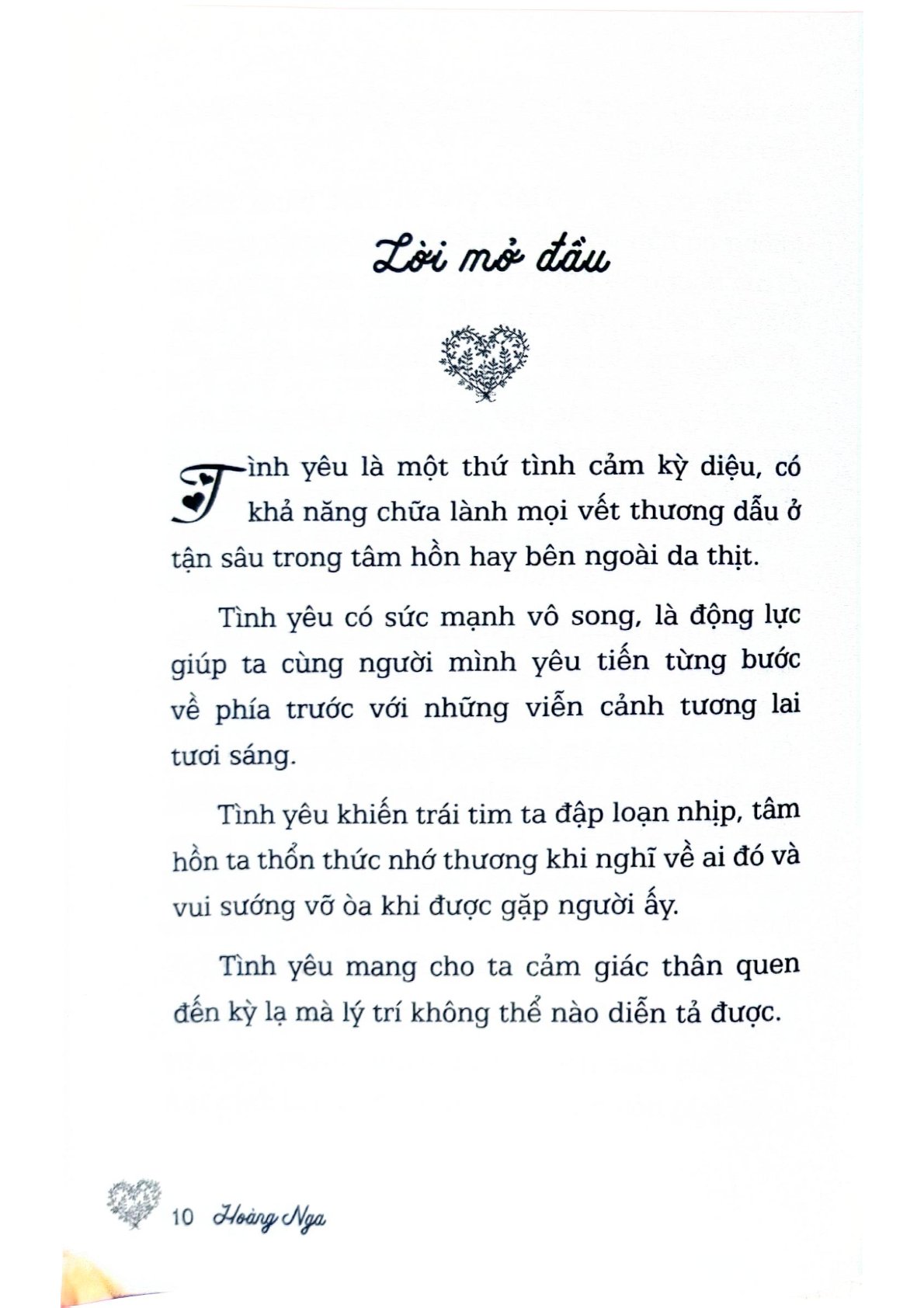 Hãy Cứ Yêu - Hoàng Nga