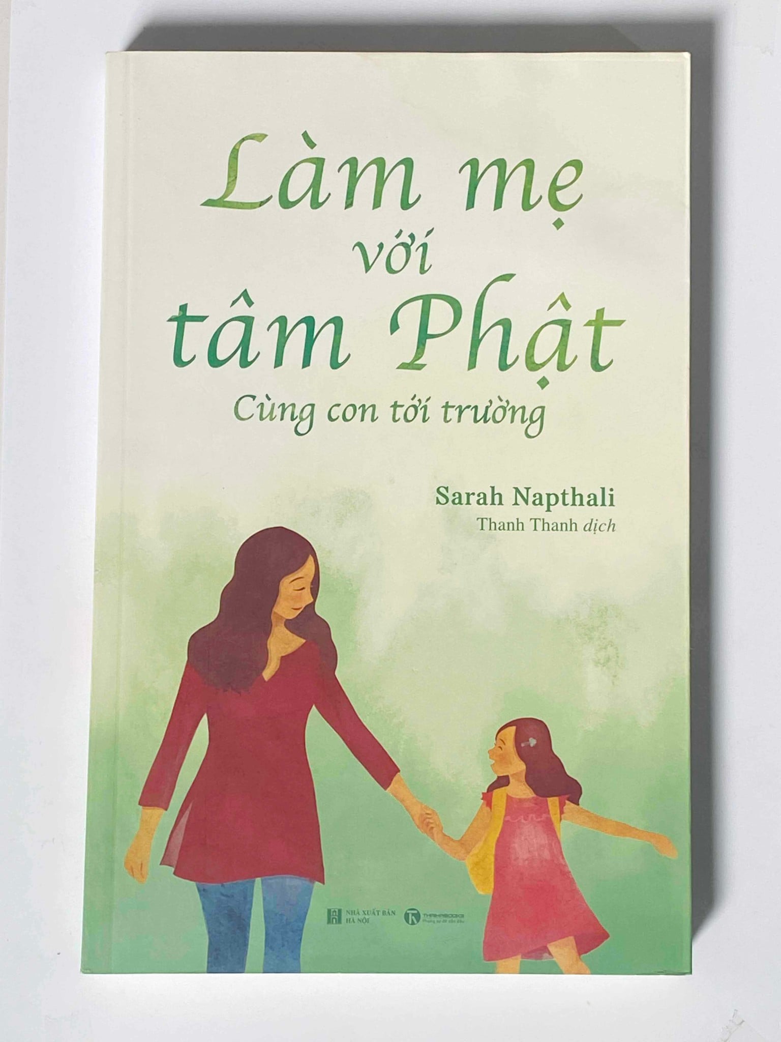 [Trưng Bày] Làm mẹ với tâm Phật: Cùng con tới trường
