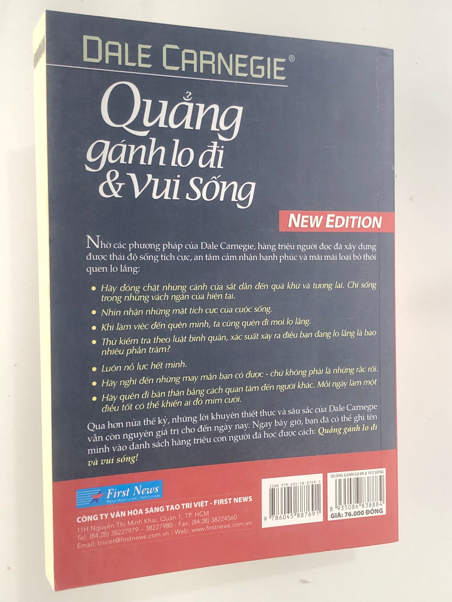 { Trưng Bày } Quẳng Gánh Lo Đi & Vui Sống - Bìa Cứng - Dale Carnegie