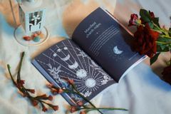 Manifest Toàn Năng - Gill Thackray
