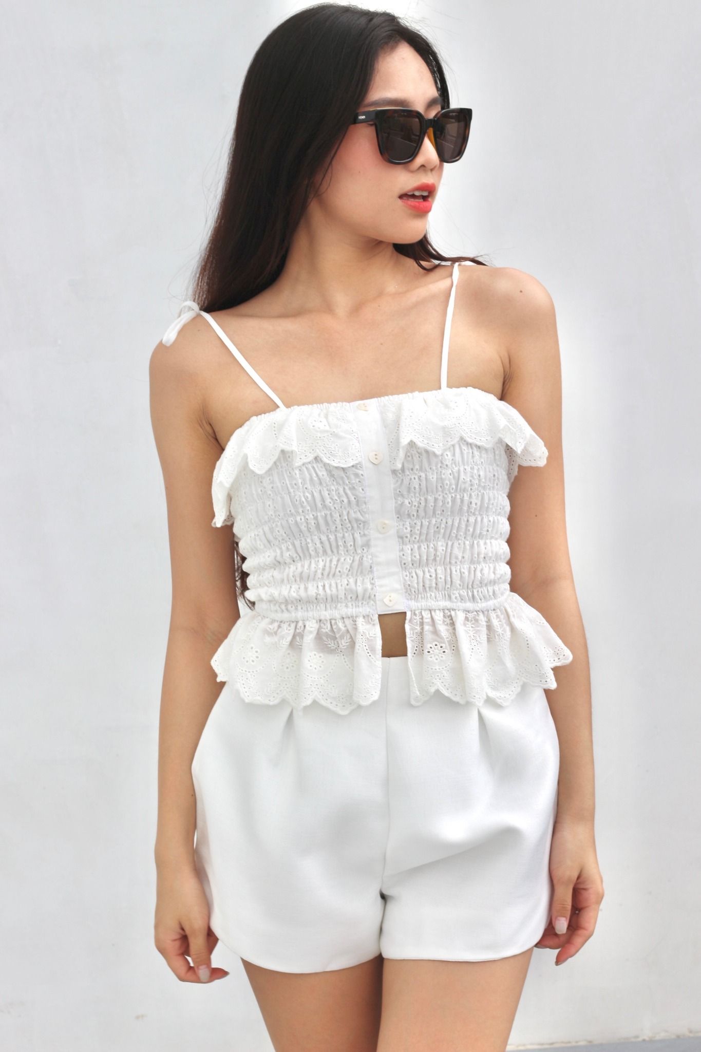  Quần short taffeta xước trắng 