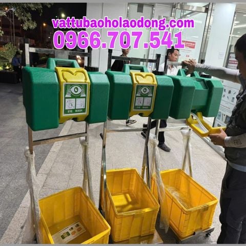 BÁN BÌNH RỬA MẮT KHẨN CẤP XE ĐẨY 35L