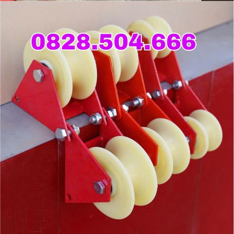 CON LĂN KÉO CÁP BÁNH NHỰA