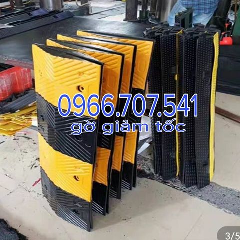 Gờ giảm tốc độ cao su