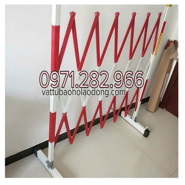 hang-rao-di-dong-chat-lieu-sat