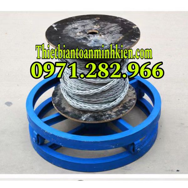 me-xoay-nha-day-cap-dien