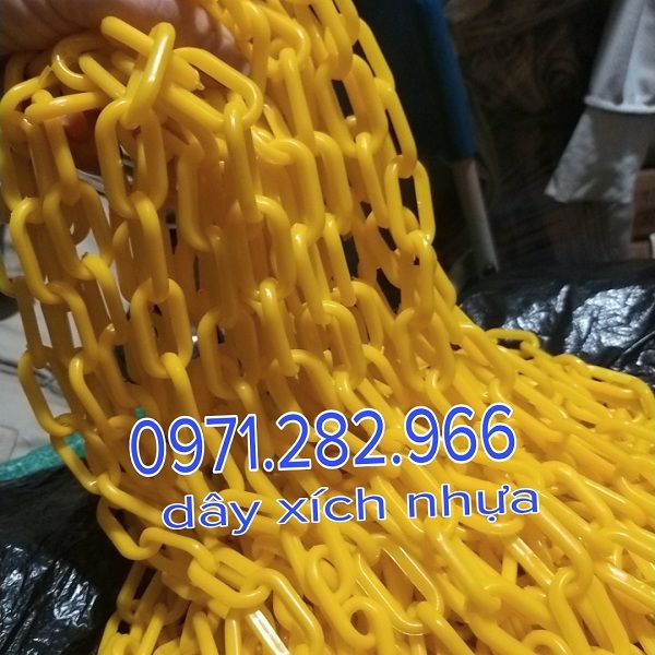 day-xich-nhua-mau-vang