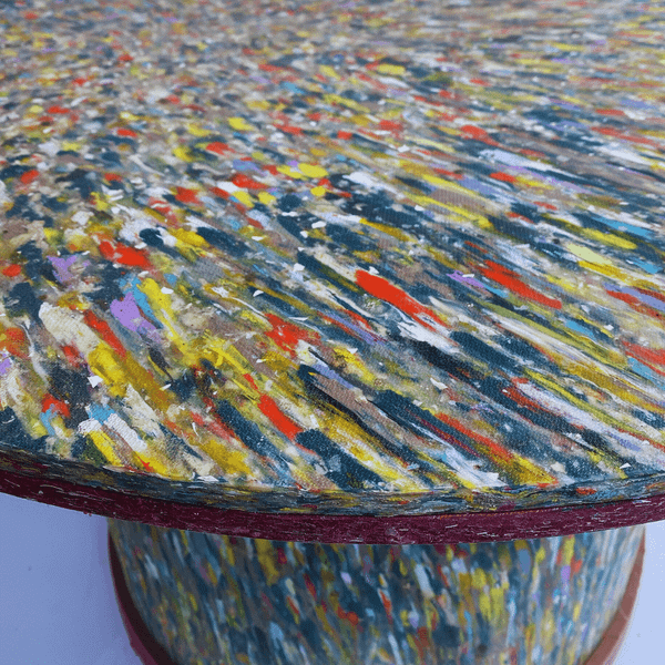 Bàn tròn từ nhựa tái chế của công ty Thanh Tùng 2.