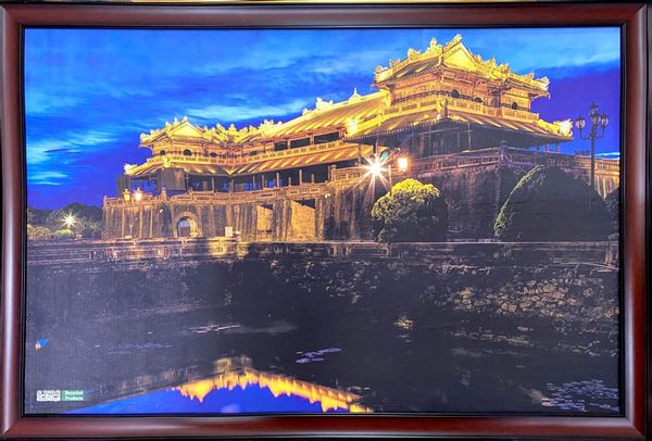 Tranh từ nhựa tái chế HOÀN THANH HUẾ về đêm