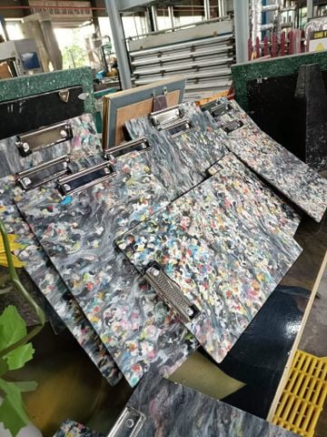 kẹp giấy văn phòng nhựa tái chế