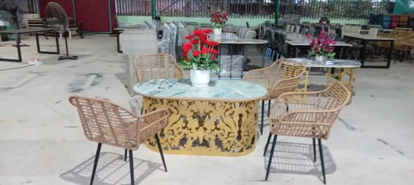 Bộ bàn ghế nhựa tái chế