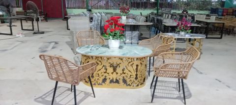 Bộ bàn ghế nhựa tái chế