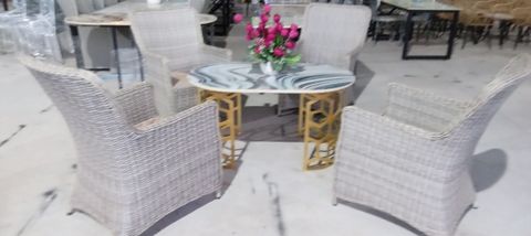 Bộ bàn ghế nhựa tái chế