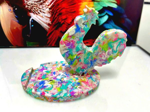 Giá đỡ điện thoại nhựa tái chế Thanh Tùng 2