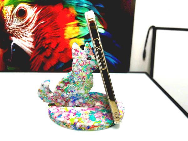 Giá đỡ điện thoại nhựa tái chế Thanh Tùng 2