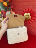  Túi Đeo Chéo Coach Cassie Croc-Embossed Crossbody Bag CV435 Màu Trắng Ngà 