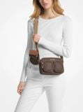  Túi Đeo Chéo Michael Kors MK Jet Set Medium Signature Logo Crossbody Bag with Case for Apple Airpods Pro Màu Nâu Logo 