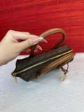  Túi Đeo Chéo Michael Kors MK Hyde Small Signature Logo Crossbody Bag Màu Nâu Logo 
