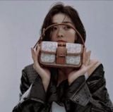  Túi Đeo Vai Michael Kors MK Colby Extra-Small Empire Monogram Shoulder Bag Màu Trắng Logo 